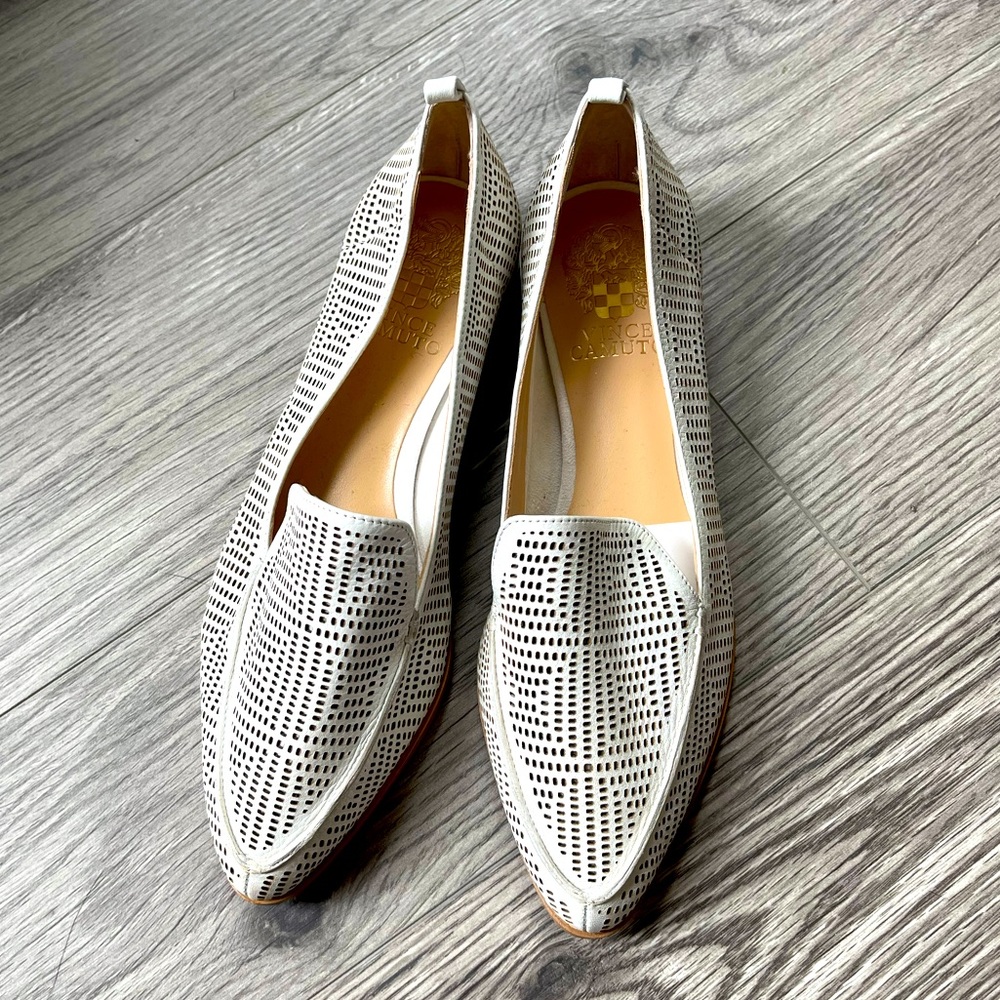 Vince Camuto Shoe Dress Flat Loafer Cream Tan Sz 7
